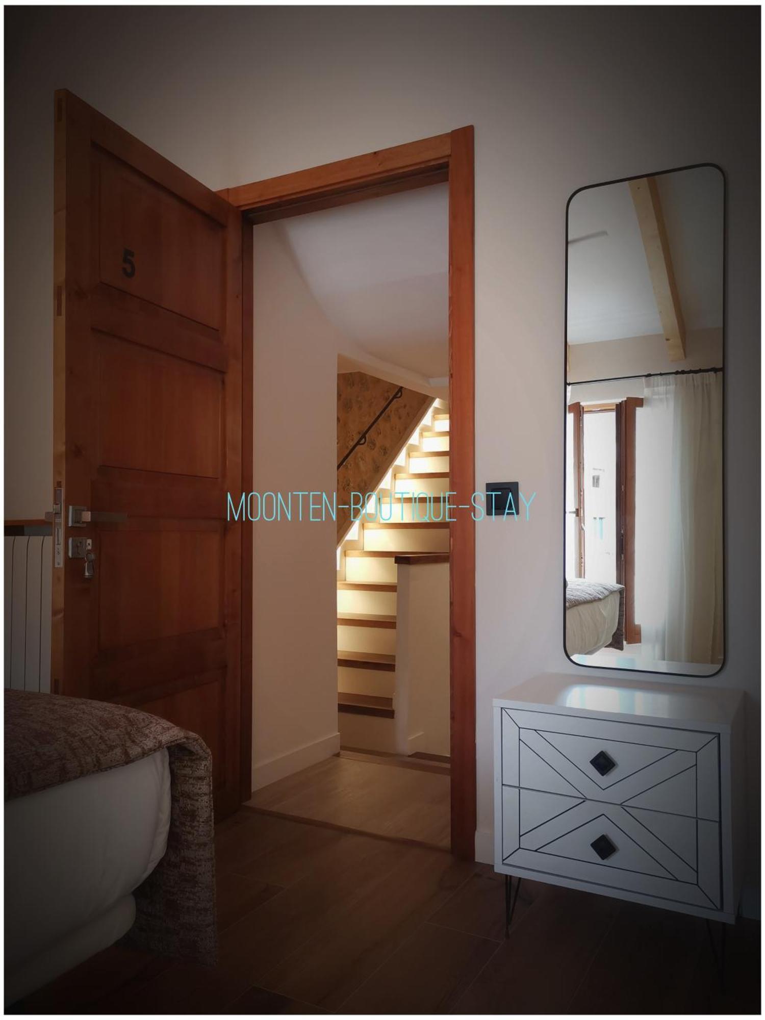 סולר Moonten Boutique Stay מראה חיצוני תמונה